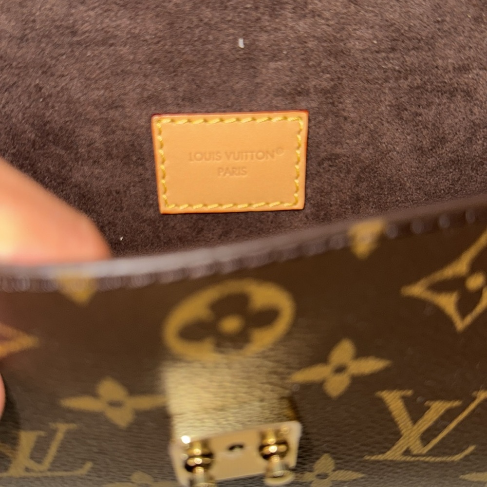 Louis Vuitton Monogram Pochette camille - Picture 14 of 15